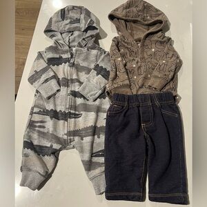 Baby's Hooded Jumpsuit and Pants Set